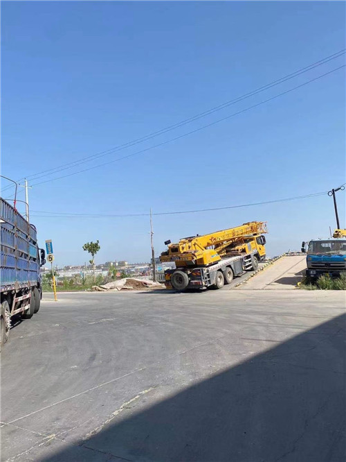 阜南县25吨吊车的租赁价格大概是多少？