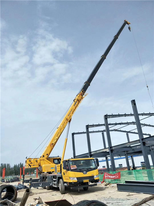 阜南县超高层建筑钢结构吊装案例